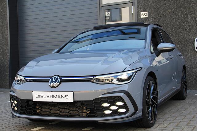 Volkswagen GOLF 1.4 eHybrid GTE Panorama dak | 19' Adelaide velgen | Nardo Grey | Assistentie pakket | Winter pakket