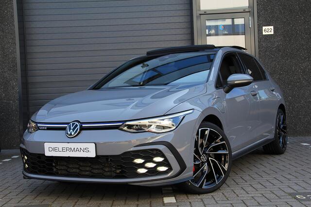 Volkswagen GOLF 1.4 eHybrid GTE Panorama dak | 19' Adelaide velgen | Nardo Grey | Assistentie pakket | Winter pakket