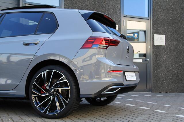 Volkswagen GOLF 1.4 eHybrid GTE Panorama dak | 19' Adelaide velgen | Nardo Grey | Assistentie pakket | Winter pakket