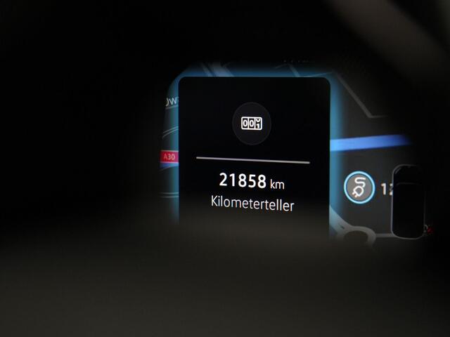 Volkswagen GOLF 1.5 eTSI 150 pk DSG R-Line Edition | Panoramadak | Stuur-/stoelverwarming | Achteruitrijcamera | Navigatie