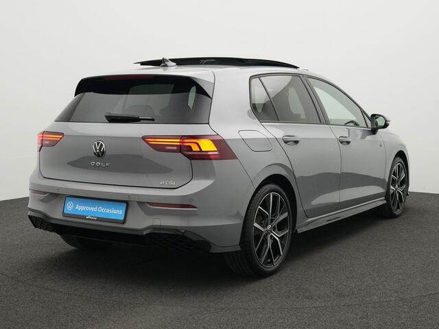 Volkswagen GOLF 1.5 eTSI 150 pk DSG R-Line Edition | Panoramadak | Stuur-/stoelverwarming | Achteruitrijcamera | Navigatie