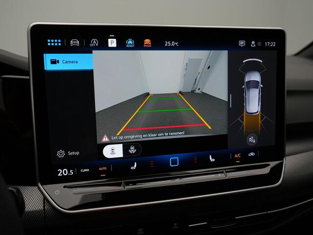 Volkswagen GOLF 1.5 eTSI 150 pk DSG R-Line Edition | Panoramadak | Stuur-/stoelverwarming | Achteruitrijcamera | Navigatie
