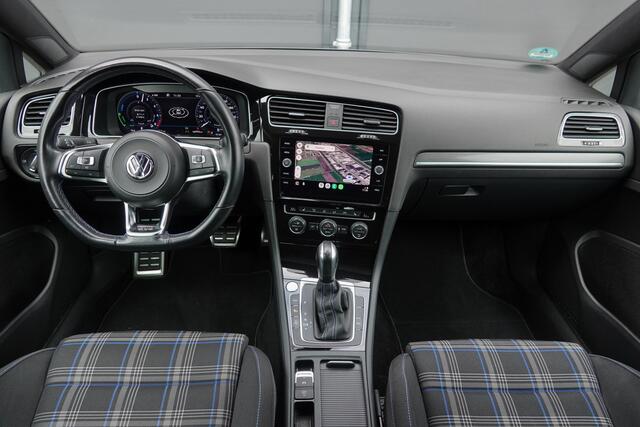 Volkswagen GOLF GTE 1.4TSI 204Pk Aut. | Plug-in Hybride | Achteruitrijcamera | Panoramadak | 19'' | Indium Grey