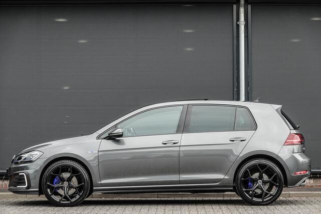 Volkswagen GOLF GTE 1.4TSI 204Pk Aut. | Plug-in Hybride | Achteruitrijcamera | Panoramadak | 19'' | Indium Grey