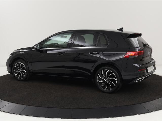 Volkswagen GOLF 1.4 eHybrid Style | Stoelverwarming | Carplay | Sfeerverlichting | Navigatie | Full LED | Standkachel | Massage | Adaptive cruise | Memory