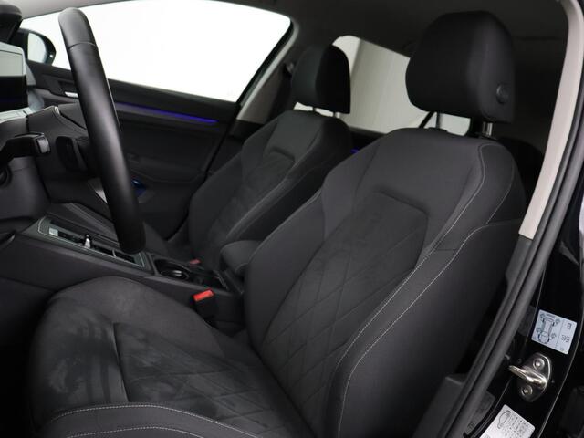 Volkswagen GOLF 1.4 eHybrid Style | Stoelverwarming | Carplay | Sfeerverlichting | Navigatie | Full LED | Standkachel | Massage | Adaptive cruise | Memory