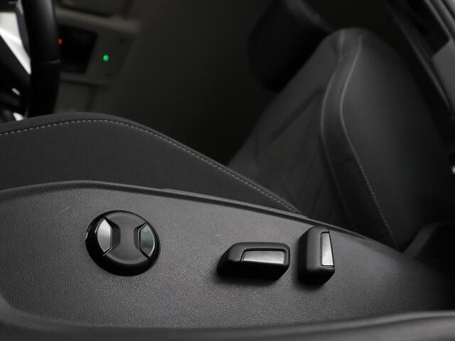 Volkswagen GOLF 1.4 eHybrid Style | Stoelverwarming | Carplay | Sfeerverlichting | Navigatie | Full LED | Standkachel | Massage | Adaptive cruise | Memory