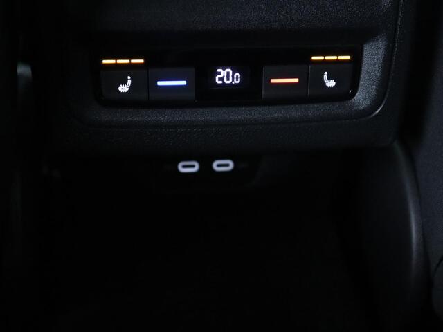 Volkswagen GOLF 1.4 eHybrid Style | Stoelverwarming | Carplay | Sfeerverlichting | Navigatie | Full LED | Standkachel | Massage | Adaptive cruise | Memory