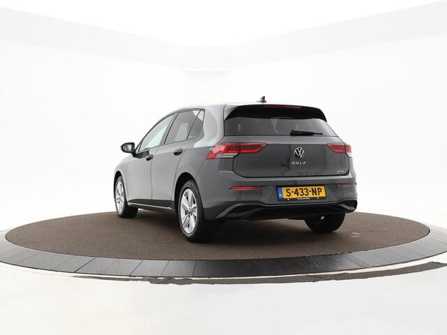 Volkswagen GOLF 1.0 eTsi 110pk DSG Life · Apple/Android Car Play · Navigatie · P-Sensoren · Sfeerverlichting · DAB · 16'' Inch · Garantie t/m 14-03-2027 of 100.000km