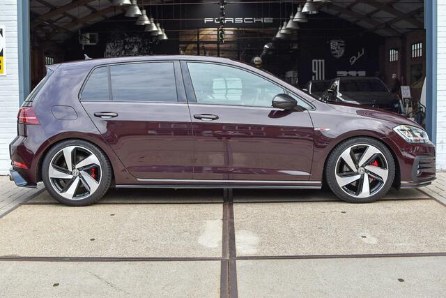 Volkswagen GOLF 2.0 TSI GTI Performance *Dynaudio | ACC | Alcantara/Leder | Remus | Keyless | Apple Carplay | Stoelverwarming | Camera | Sfeerverlichting*