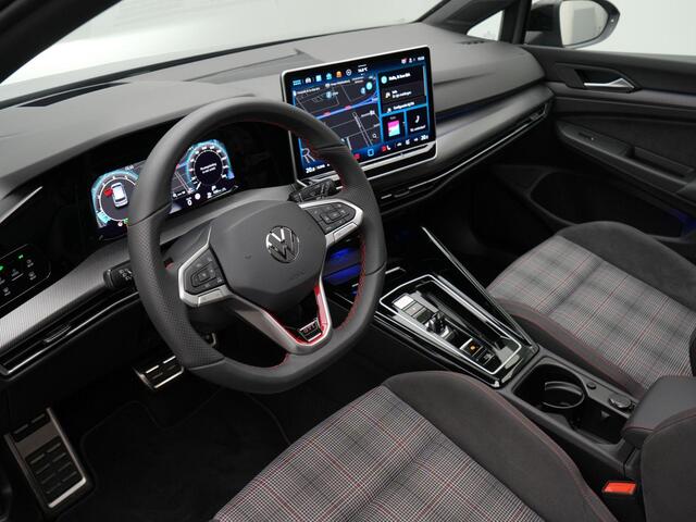 Volkswagen GOLF 2.0 TSI 265 pk DSG GTI | Panoramadak | Adaptieve onderstel regeling (DCC) | Park Assist | IQ Light | 19 inch
