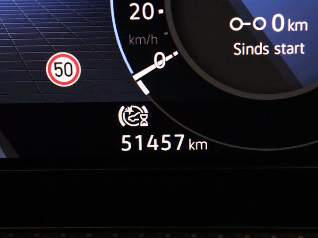 Volkswagen GOLF 130pk TSI R-Line Adapt. Cruise | Climate | Navi | Parkeersens. v+a