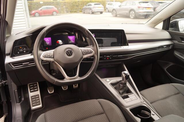 Volkswagen GOLF 2.0 TDI Life Active Edition -LED-ECC-PDC-NAVI-