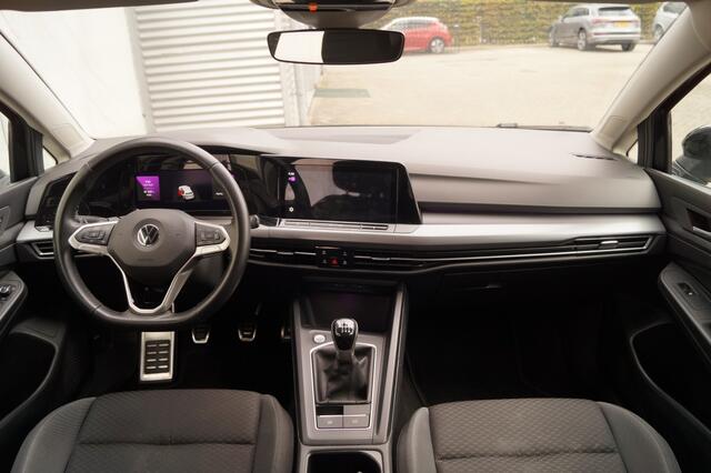 Volkswagen GOLF 2.0 TDI Life Active Edition -LED-ECC-PDC-NAVI-