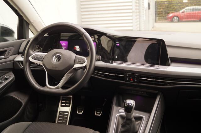 Volkswagen GOLF 2.0 TDI Life Active Edition -LED-ECC-PDC-NAVI-