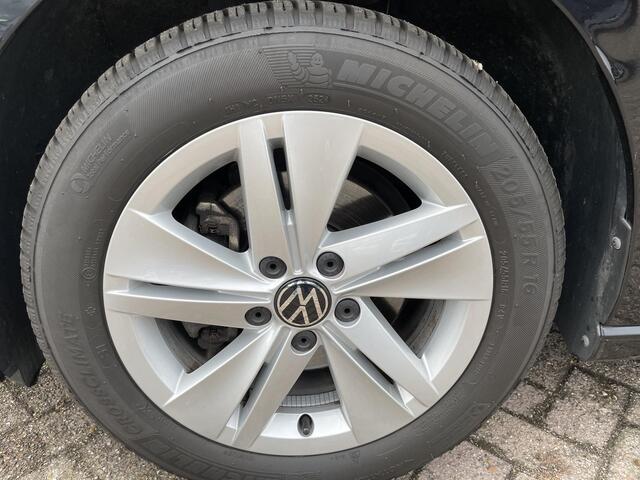 Volkswagen GOLF 1.5 TSI | Navigatie, Apple carplay/Android Auto, Parkeersensoren V+A, Adaptive cruise controle, Stoel en stuurverwarming