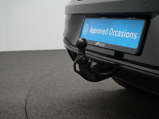 Volkswagen GOLF 1.5 272 pk DSG eHybrid GTE | Panoramadak | Trekhaak | IQ Light | Rondomzicht camera | Head-up display