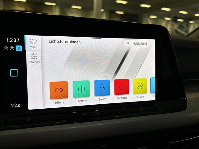 Volkswagen GOLF 1.0 Tsi 110pk Life · Apple/Android Car Play · Navi · P-Sensoren · ACC · Sfeerverlichting · Getint Glas · 16'' Inch · Garantie t/m 03-07-2027 of 100.000km