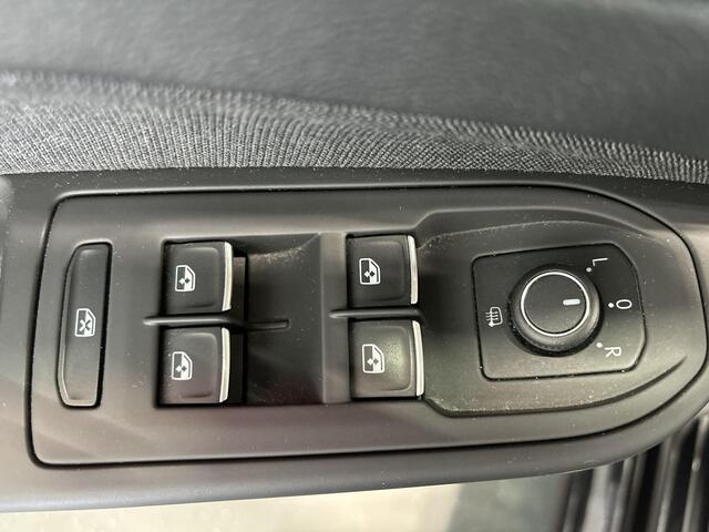 Volkswagen GOLF 1.0 Tsi 110pk Life · Apple/Android Car Play · Navi · P-Sensoren · ACC · Getint Glas · 16'' Inch · Garantie t/m 04-07-2027 of 100.000km
