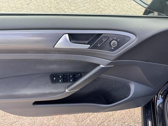 Volkswagen GOLF 1.6 TDI DSG Comfortline CarPlay/Clima/ACC/Navi
