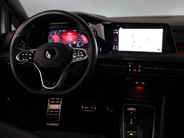 Volkswagen GOLF 1.4 eHybrid GTE 245 pk Automaat (DSG) | Verlengde garantie | Navigatie | Parkeersensoren | Achteruitrijcamera | Matrix LED koplampen | Adaptieve cruise control |
