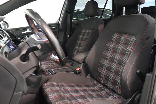 Volkswagen GOLF 2.0 TSI GTI | Camera | LED | Virtual Cockpit | Navigatie | Climate control | AppleCarplay AndroidAuto | Trekhaak |