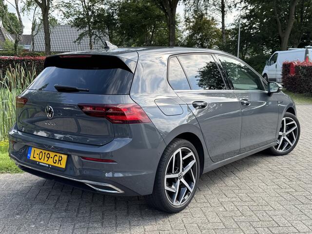 Volkswagen GOLF 1.5 TSI Style Navigatie/Led/Camera/Cruise/PDC/Getint glas