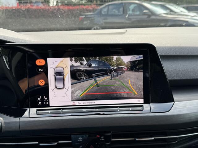 Volkswagen GOLF 1.5 TSI Style Navigatie/Led/Camera/Cruise/PDC/Getint glas