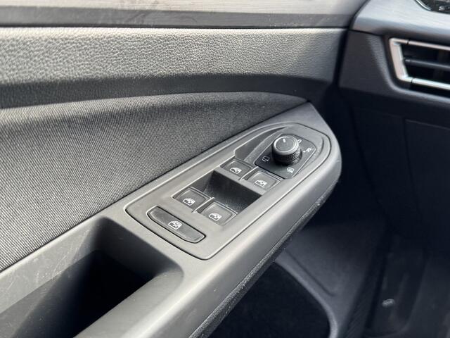 Volkswagen GOLF 1.5 TSI Style Navigatie/Led/Camera/Cruise/PDC/Getint glas