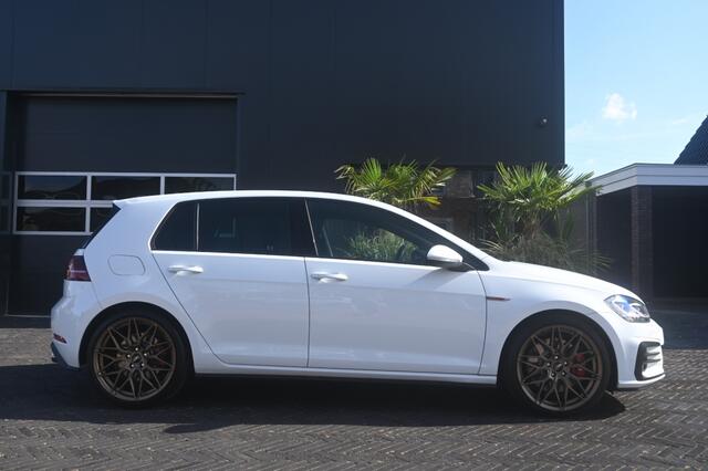 Volkswagen GOLF 2.0 TSI GTI Perf.