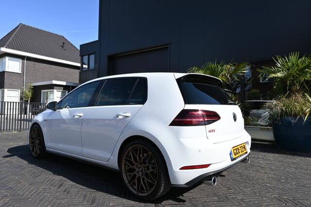 Volkswagen GOLF 2.0 TSI GTI Perf.