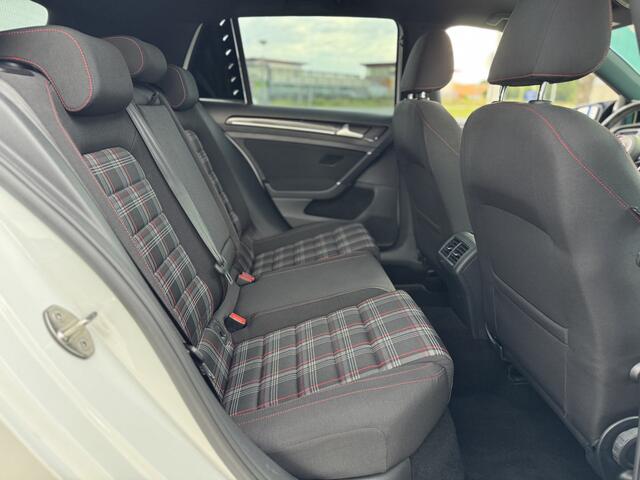 Volkswagen GOLF 2.0 GTI |PANO|VIRTUAL DASH|CARPLAY|DYNAUDIO|KAMELEON