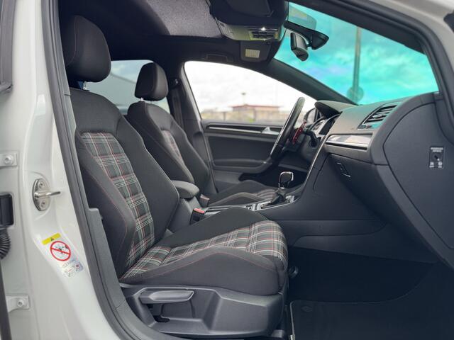 Volkswagen GOLF 2.0 GTI |PANO|VIRTUAL DASH|CARPLAY|DYNAUDIO|KAMELEON