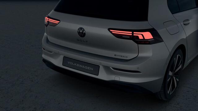 Volkswagen GOLF 1.5 eHybrid 204 6DSG eHybrid Life Edition Automaat | Panoramisch schuif-, kanteldak, elektrisch bedienbaar