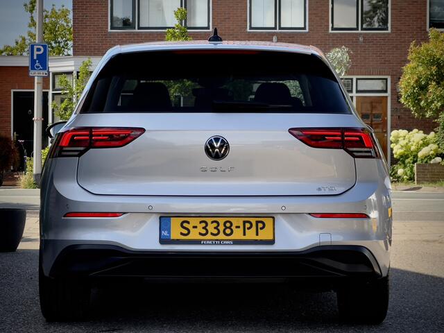 Volkswagen GOLF 1.0 eTSI AUT7 LIFE NAVI CAMERA DIGI-DASH APLLE-CARPLAY PARK-ASSIST LED LMV PDC