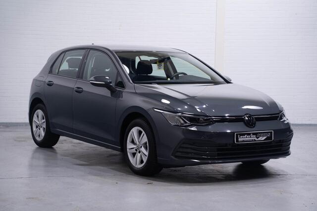 Volkswagen GOLF 2.0 tdi Life Business navigatie digi-cockpit stoel-stuurverwarming achteruit-camera DAB apple-carplay lane-assist key-less start voorstoelen hoogte verstelbaar