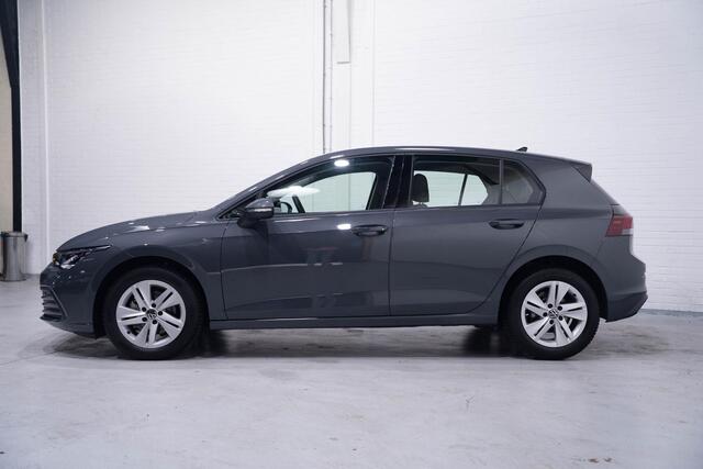 Volkswagen GOLF 2.0 tdi Life Business navigatie digi-cockpit stoel-stuurverwarming achteruit-camera DAB apple-carplay lane-assist key-less start voorstoelen hoogte verstelbaar