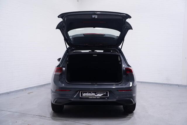 Volkswagen GOLF 2.0 tdi Life Business navigatie digi-cockpit stoel-stuurverwarming achteruit-camera DAB apple-carplay lane-assist key-less start voorstoelen hoogte verstelbaar