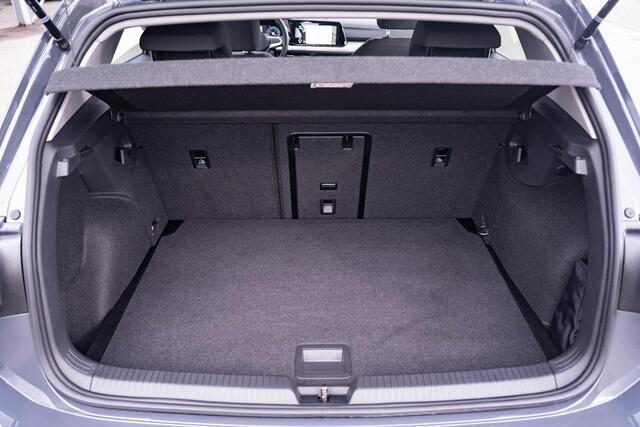 Volkswagen GOLF 2.0 tdi Life Business navigatie digi-cockpit stoel-stuurverwarming achteruit-camera DAB apple-carplay lane-assist key-less start voorstoelen hoogte verstelbaar