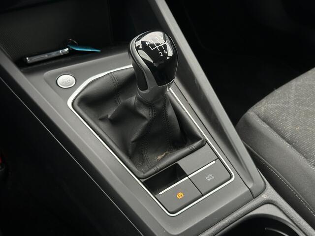 Volkswagen GOLF 1.0 TSI 110pk Life Navigatie Pdc