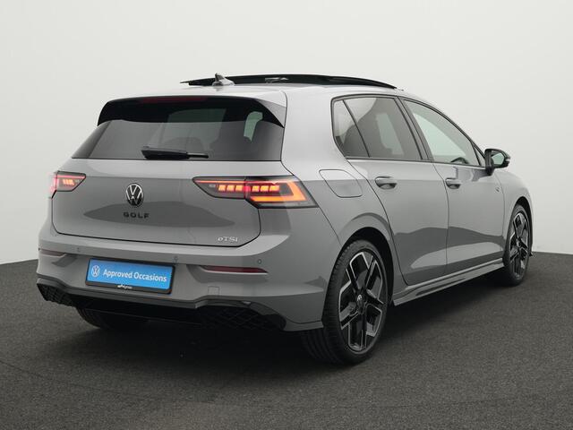Volkswagen GOLF 1.5 eTSI 150 pk DSG R-Line Edition | Panoramadak | Rondomzicht camera | IQ Light | Head-up display