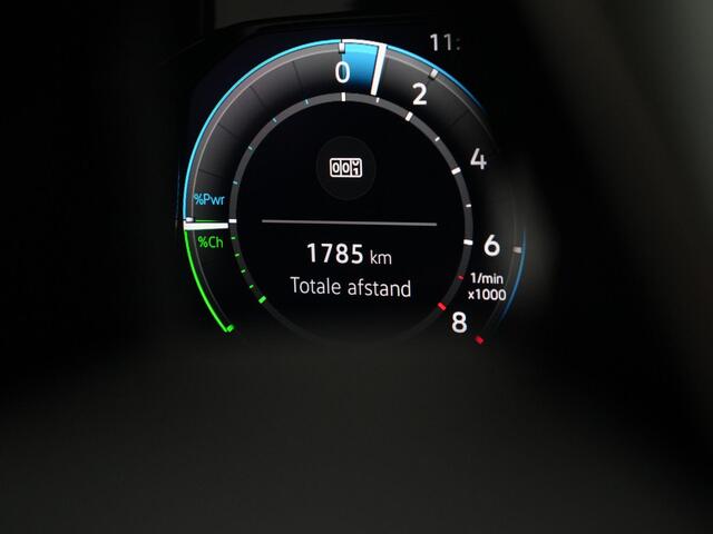 Volkswagen GOLF 1.5 eHybrid 204 pk DSG Life Edition | Stuur-/stoelverwarming | Achteruitrijcamera | Adaptive Cruise | Apple Carplay / Android Auto