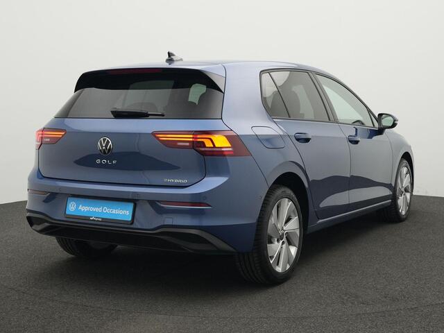 Volkswagen GOLF 1.5 eHybrid 204 pk DSG Life Edition | Stuur-/stoelverwarming | Achteruitrijcamera | Adaptive Cruise | Apple Carplay / Android Auto