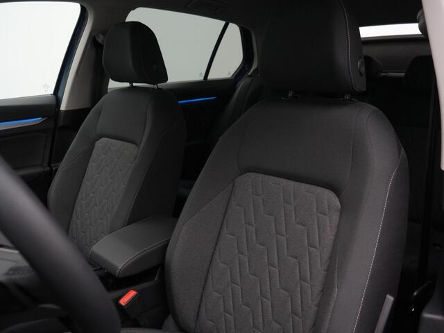 Volkswagen GOLF 1.5 eHybrid 204 pk DSG Life Edition | Stuur-/stoelverwarming | Achteruitrijcamera | Adaptive Cruise | Apple Carplay / Android Auto