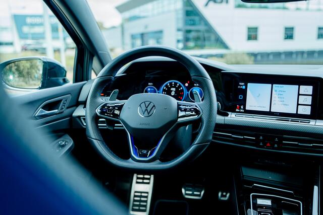 Volkswagen GOLF R 2.0 TSI 4Motion ABT Akrapovic | Panorama dak | Head-up | Lederen schaalstoelen | Memory | ID+ LED NL auto