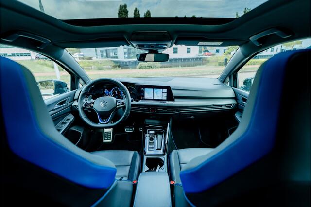 Volkswagen GOLF R 2.0 TSI 4Motion ABT Akrapovic | Panorama dak | Head-up | Lederen schaalstoelen | Memory | ID+ LED NL auto