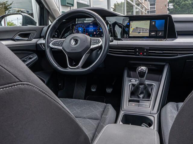 Volkswagen GOLF 1.5 TSI Highline PANO IQ LIGHT ADAP CRUISE 18 INCH STOELVERW