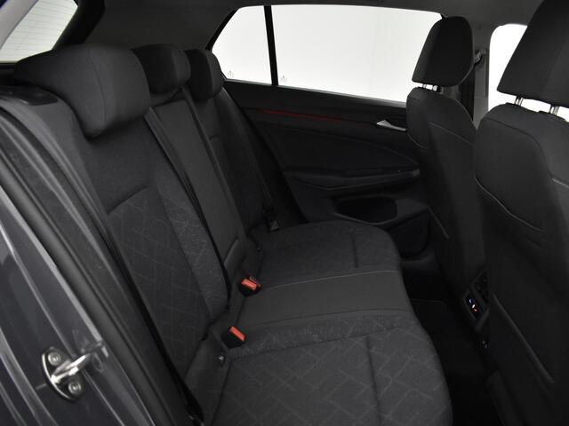 Volkswagen GOLF 1.0 eTsi 110pk DSG Life · Apple/Android Car Play · Navi · P-Sensoren · ACC · DAB · 16'' Inch · Garantie t/m 28-03-2027 of 100.000km