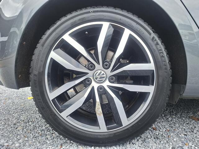 Volkswagen GOLF 1.5 TSI 150pk DSG Highline (Pano,Camera,Trekhaak,Led,Navi,Acc)