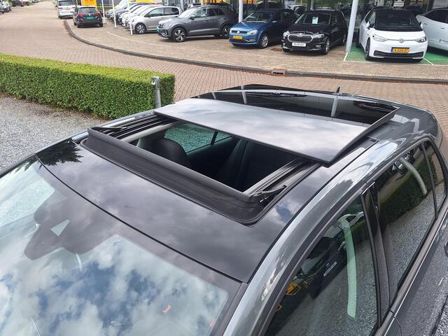 Volkswagen GOLF 1.5 TSI 150pk DSG Highline (Pano,Camera,Trekhaak,Led,Navi,Acc)